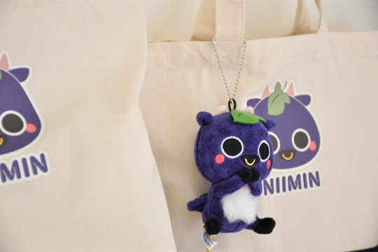 めいどりーみん 店舗 にーみん(岡山県新見市)グッズを販売開始