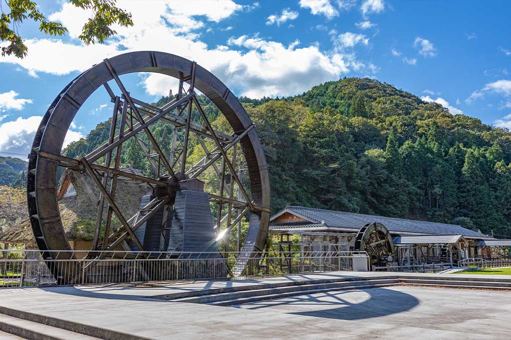 Parent-Child-Grandchild Waterwheels