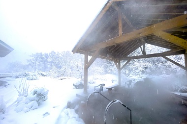 岡山観光　露天風呂　雪　冬　千屋温泉