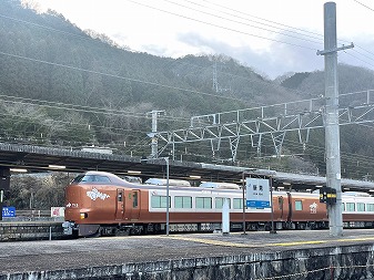 新型やくも 車内　いつから