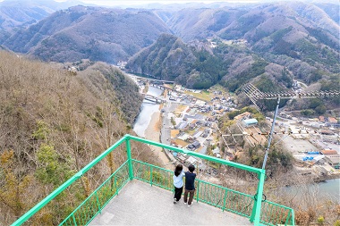 カルスト山荘展望台　岡山　観光　井倉峡