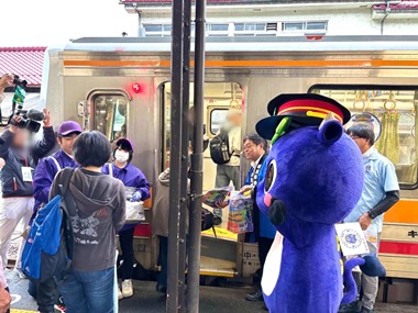 新見ピオーネ列車！