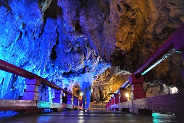 満奇洞「竜宮橋」