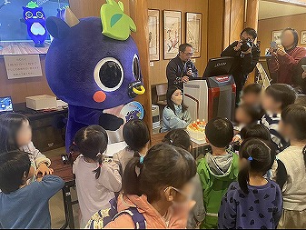 岡山観光　新見千屋温泉いぶきの里　新見市マスコットキャラクター「にーみん」はピオーネから生まれた千屋牛のこどもです。